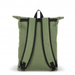 Mochila rolltop de RPET con pequeña cremallera frontal 20L color verde oliva quinta vista