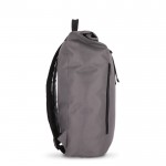 Mochila rolltop de RPET con pequeña cremallera frontal 20L color gris tercera vista