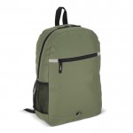 Mochila de RPET con compartimiento frontal y pequeño detalle reflectante color verde oliva segunda vista