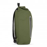 Mochila rolltop de RPET con pequeña cremallera frontal 20L color verde oliva tercera vista