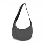 Bolsa bandolera de PU con forma de media luna y correa ajustable color gris segunda vista