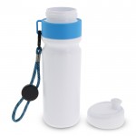 Botella deportiva libre de BPA con detalle a color y correa 500ml color azul claro tercera vista