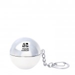 Bálsamo labial en esfera brillante con llavero mosquetón vista principal
