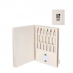 Set ecológico de dibujo con lápices de colores eternos y bloc de notas vista principal