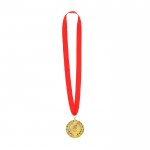 Clásica medalla ganadora con acabado dorado y cinta roja vista principal