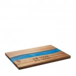 Tabla de cortar de madera de acacia con detalle azul de resina epoxi vista principal