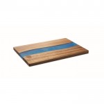 Tabla de cortar de madera de acacia con detalle azul de resina epoxi color madera