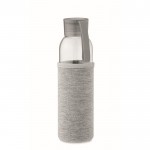 Botella de cristal reciclado con funda color gris