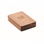 Cable de carga con 3 diferentes conectores en una caja personalizable color madera vista principal segunda vista