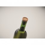 Tapón sencillo hecho de 100% corcho para botellas de vino color beige vista fotografía tercera vista