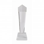 Trofeo de cristal en forma geométrica vertical en base de cristal color transparente septima vista