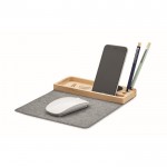 Organizador de escritorio con alfombrilla para ratón y cargador color madera quinta vista