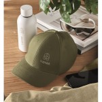 Gorra de algodón con cierre ajustable de hebilla de acero 280 g/m2 color verde militar vista bodegón principal