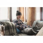 Gorro unisex de poliéster RPET con parche para personalización color negro vista bodegón principal