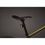 Set de 2 luces recargable con 3 modos de iluminación para bicicletas color negro vista fotografía cuarta vista