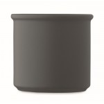 Taza monocromática en color mate con borde superior 300ml color gris oscuro cuarta vista