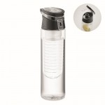 Botella de agua con infusor extraíble en el centro y asa de transporte color negro