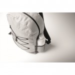 Mochila de poliéster RPET con bolsillos de malla a ambos lados color blanco vista fotografía cuarta vista