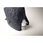 Mochila de poliéster RPET con bolsillos de malla a ambos lados color azul marino vista fotografía cuarta vista