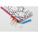 Estuche para lápices con figuras para pintar con rotuladores color rosa vista fotografía cuarta vista
