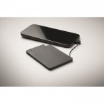 Powerbank magnética con cables incorporados en la misma 2.500 mAh color negro vista fotografía cuarta vista