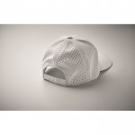 Gorra de poliéster con agujeros de ventilación y repelente al agua color blanco vista fotografía tercera vista