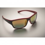 Gafas de sol deportivas con cristales de espejo y detalles a color color rojo vista fotografía cuarta vista