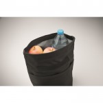 Bolsa nevera personal con cierre rolltop y asa de transporte color negro vista fotografía cuarta vista