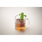 Infusor de té de acero inoxidable con forma de hombrecito en silicona color verde lima vista fotografía cuarta vista