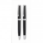 Set de bolígrafo tinta azul y roller tinta negra en estuche color negro cuarta vista