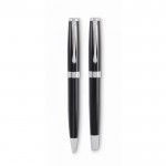 Set de bolígrafo tinta azul y roller tinta negra en estuche color negro quinta vista
