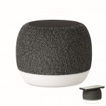 Pequeño altavoz inalámbrico de RPET y detalle de bambú negro color negro