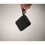 Pequeño altavoz inalámbrico con asa a juego para transporte color negro vista fotografía tercera vista