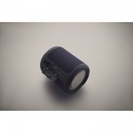 Pequeño altavoz inalámbrico de tejido RPET de 3hs de reproducción color azul vista fotografía cuarta vista