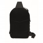 Elegante bandolera de cuero sintético negro de suave tacto color negro tercera vista