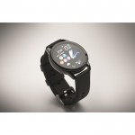 Smartwatch inalámbrico a prueba de agua con correa de silicona color negro vista fotografía cuarta vista