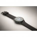 Smartwatch inalámbrico a prueba de agua con correa de silicona color negro vista fotografía quinta vista