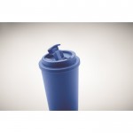 Vasos take away personalizados de color azul vista fotografía