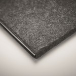Portadocumentos en fieltro RPET con bloc y portabolígrafo A4 color gris oscuro vista fotografía quinta vista