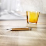 Bolígrafo de madera para empresas