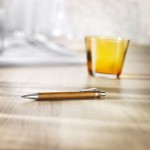 Bolígrafo de madera para empresas