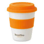 Taza personalizada de plástico con tapa 350ml color Naranja cuarta vista con logo