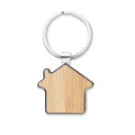 Llavero con forma de casa color madera tercera vista