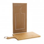 Tabla de bambú para cortar y servir color madera vista con en caja