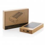 Powerbank de 100% bambú con panel solar de carga 10.000 mAh color marrón vista con caja