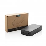 Batería externa ecológica de 20.000 mAh con 3 puertos de carga color negro vista con caja