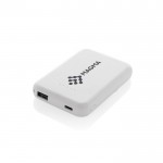 Powerbank inalámbrico magnético plástico reciclado 5.000 mAh color blanco vista con logo