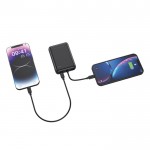 Batería externa con doble carga simultánea potencia 20W color negro quinta vista