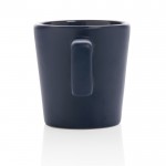 Taza de cerámica con interior brillante color azul marino cuarta vista