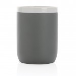 Taza de cerámica con borde blanco color gris cuarta vista